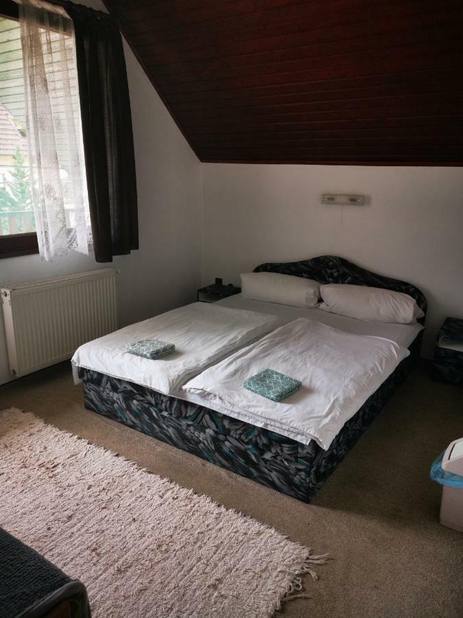 Ket Diofa Vendeghaz Hotel Felsotarkany Exterior photo
